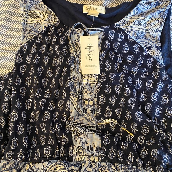 Sleeveless Dress - Picture 3 of 5